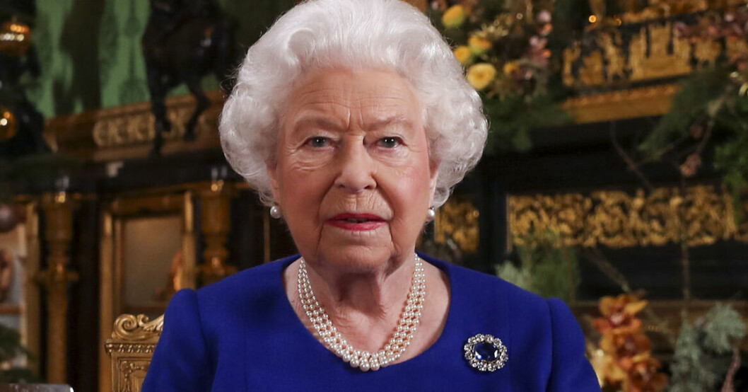 Hemska bilden på drottning Elizabeth sprids – stor ilska