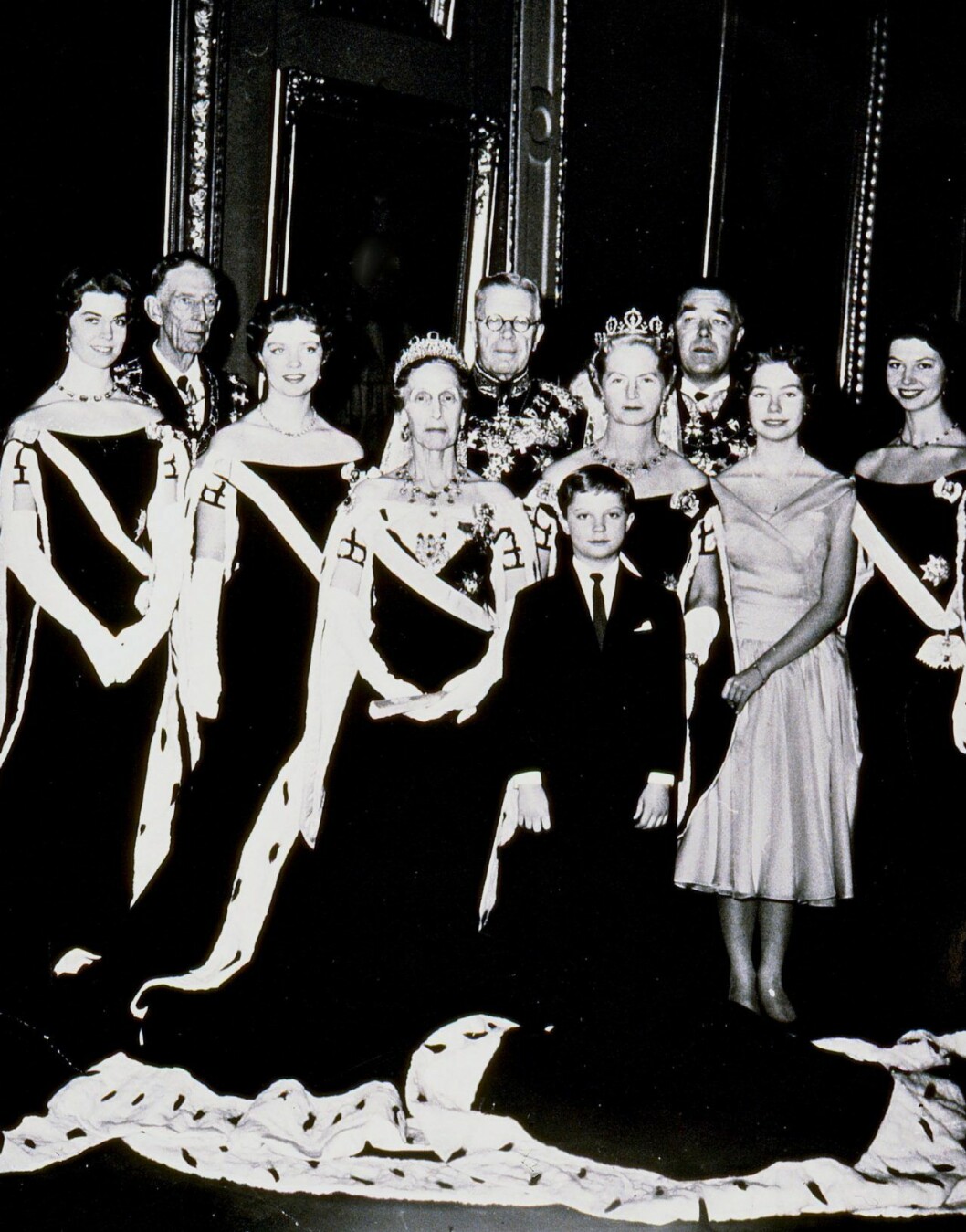 Louise med Leuchtenbergska safirerna 1958. Drottning Louise