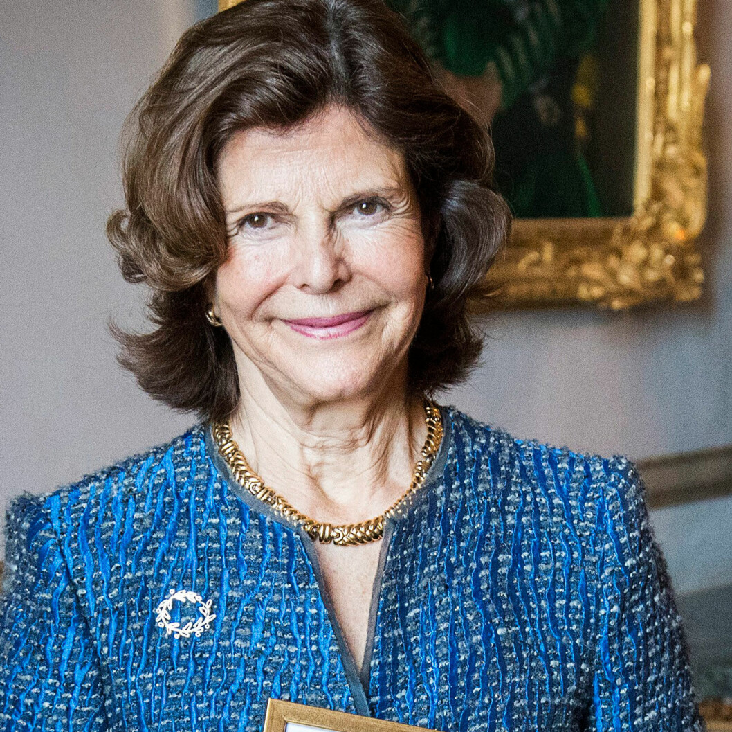 Drottning Silvia och det öppna brevet hon skrivit till alla Sveriges äldre, till deras anhöriga och till dem som jobbar i äldreomsorgen.