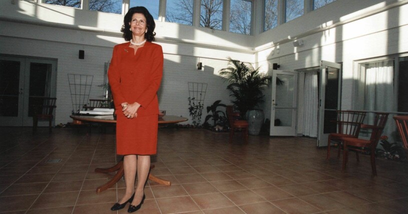 Drottning Silvia stolt över det då nyinvigda Silviahemmet, 1996. Drottning Silvia