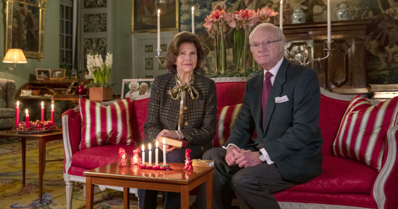 Kungaparet i sin privata våning på Drottningholm. Drottning Silvia och kung Carl Gustaf