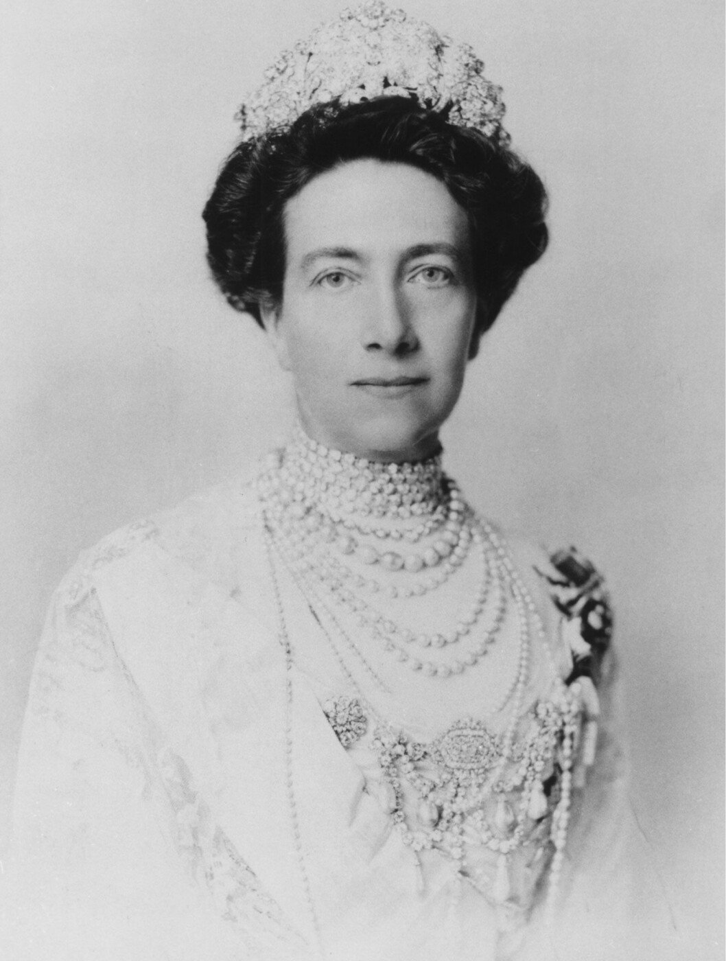 Drottning Victoria gjorde sina åsikter hörda, men de var åt högerhållet, och därför lite mer ok. Drottning Victoria gjorde sina åsikter hörda, men de var åt högerhållet, och därför lite mer ok.
