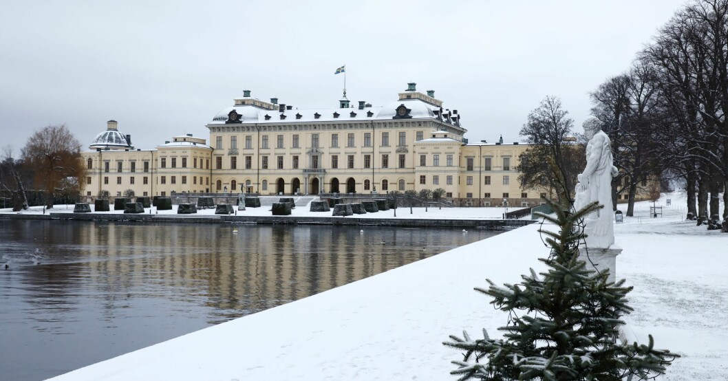 Drottningholm i vinterskrud – men i år blir det inte särskilt juligt. Drottningholms slott