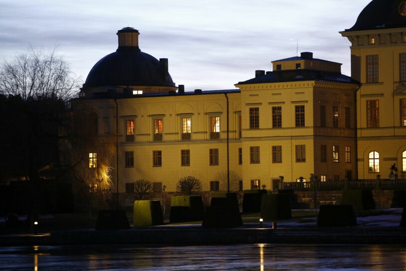 Vita Damen, Gråkappan och Allémannen... Där har du dem – tre av spökena som håller till på Drottningholm och Stockholms slott. Drottningholms slott
