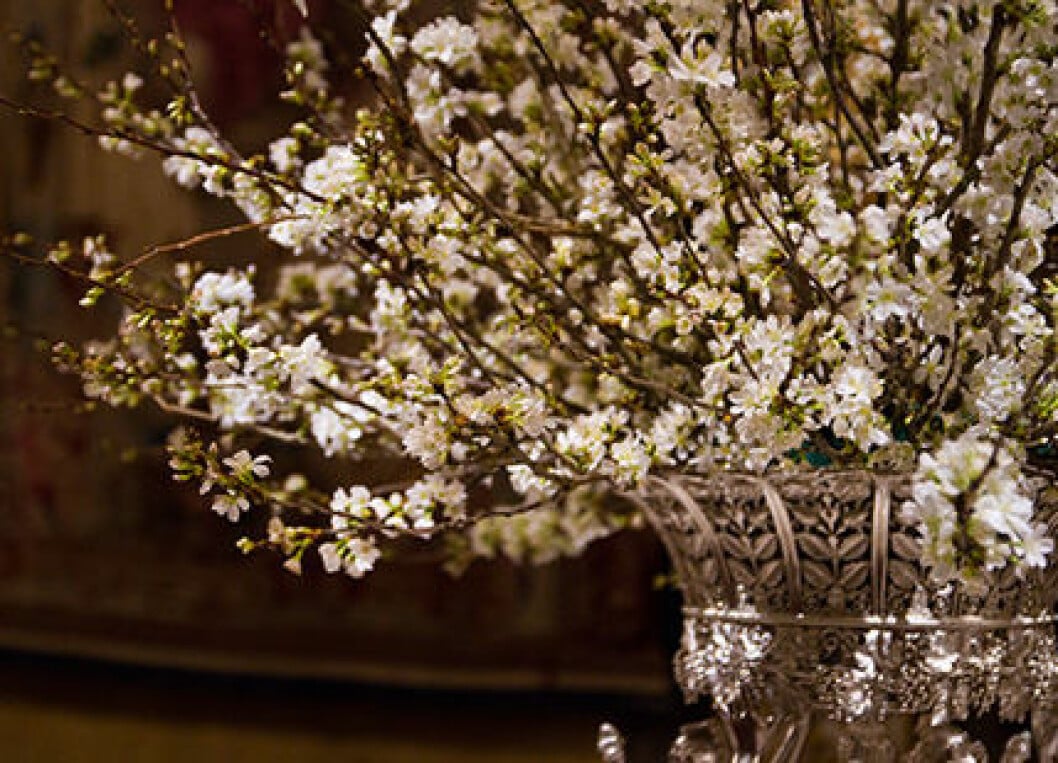 dukning-blommor-hovet