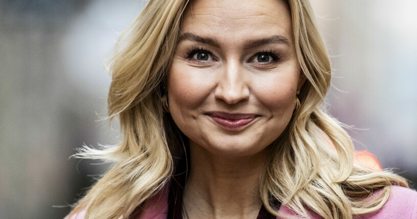 För Svensk Damtidning berättar Ebba Busch om familjelivet efter skilsmässan – och om kärleksryktena med Markoolio.