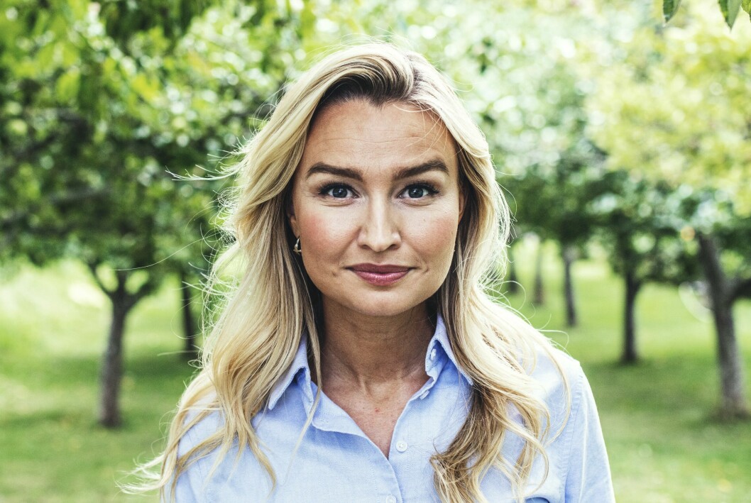 ”Jag kan känna att mormor finns med mig”, säger Ebba. Kristdemokraternas partiledare Ebba Busch
