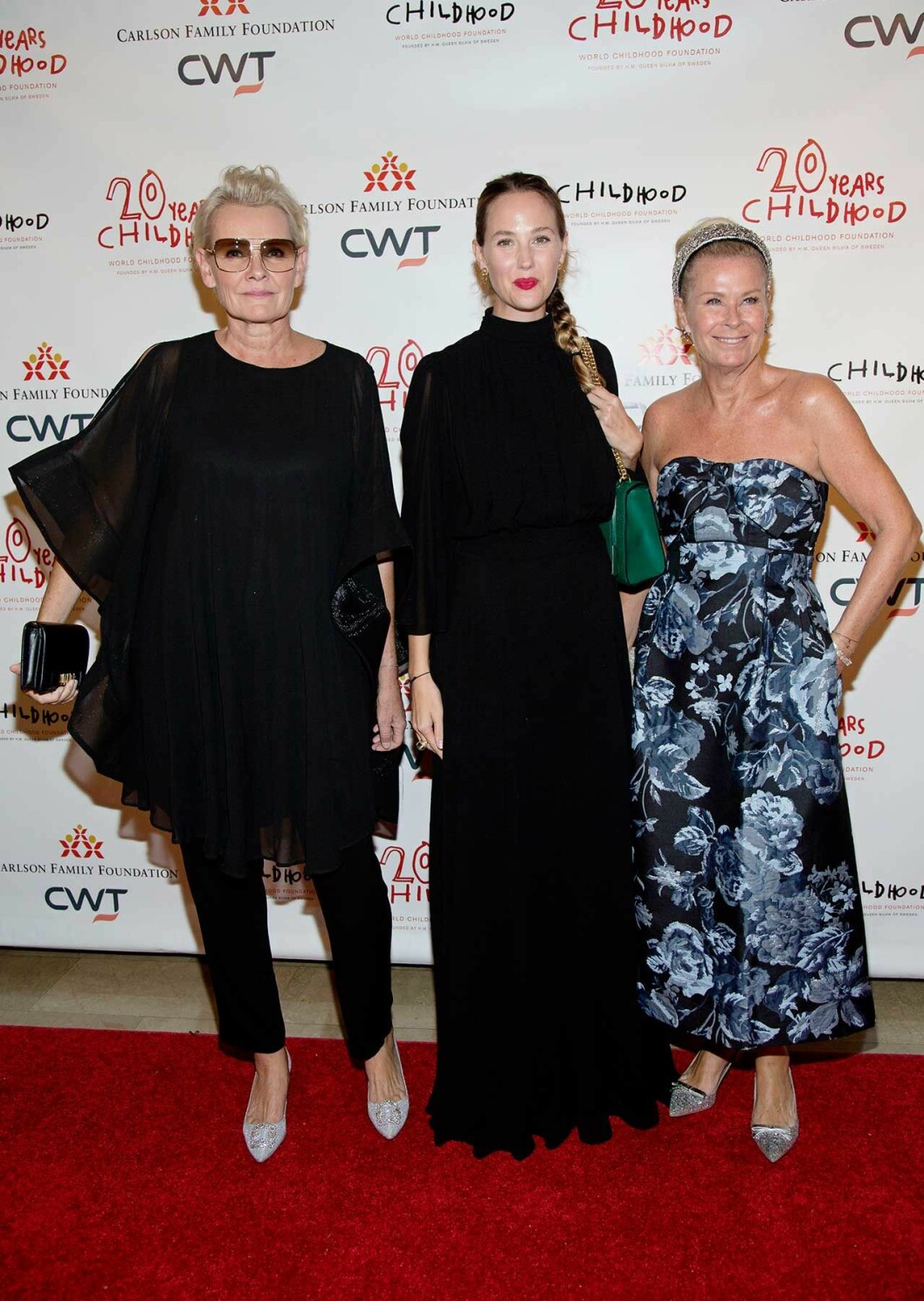 Eva Dahlgren, Elin Renck och Efva Attling var några av de svenskar som minglade på galan. childhoodgala new york