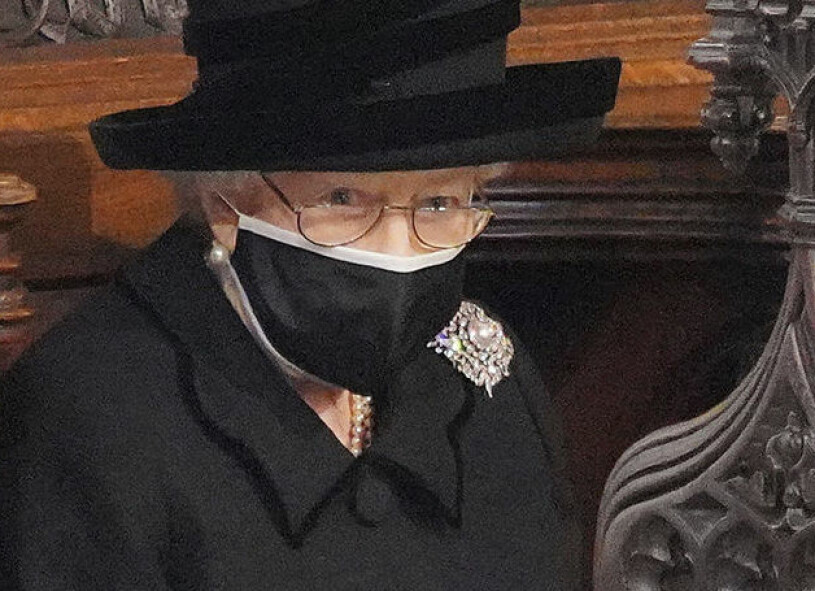 Drottning Elizabeths tunga farväl. Hon och prins Philip var gifta i 73 år. Drottning Elizabeth under prins Philips begravning
