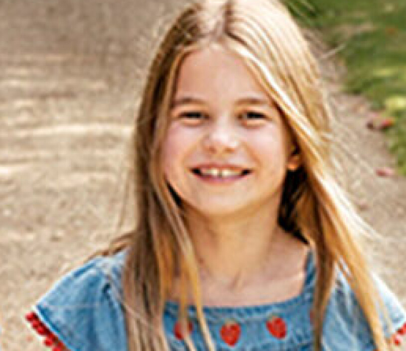 Nya bilden på prinsessan Charlotte. Prinsessan Charlotte på julkortet 2022