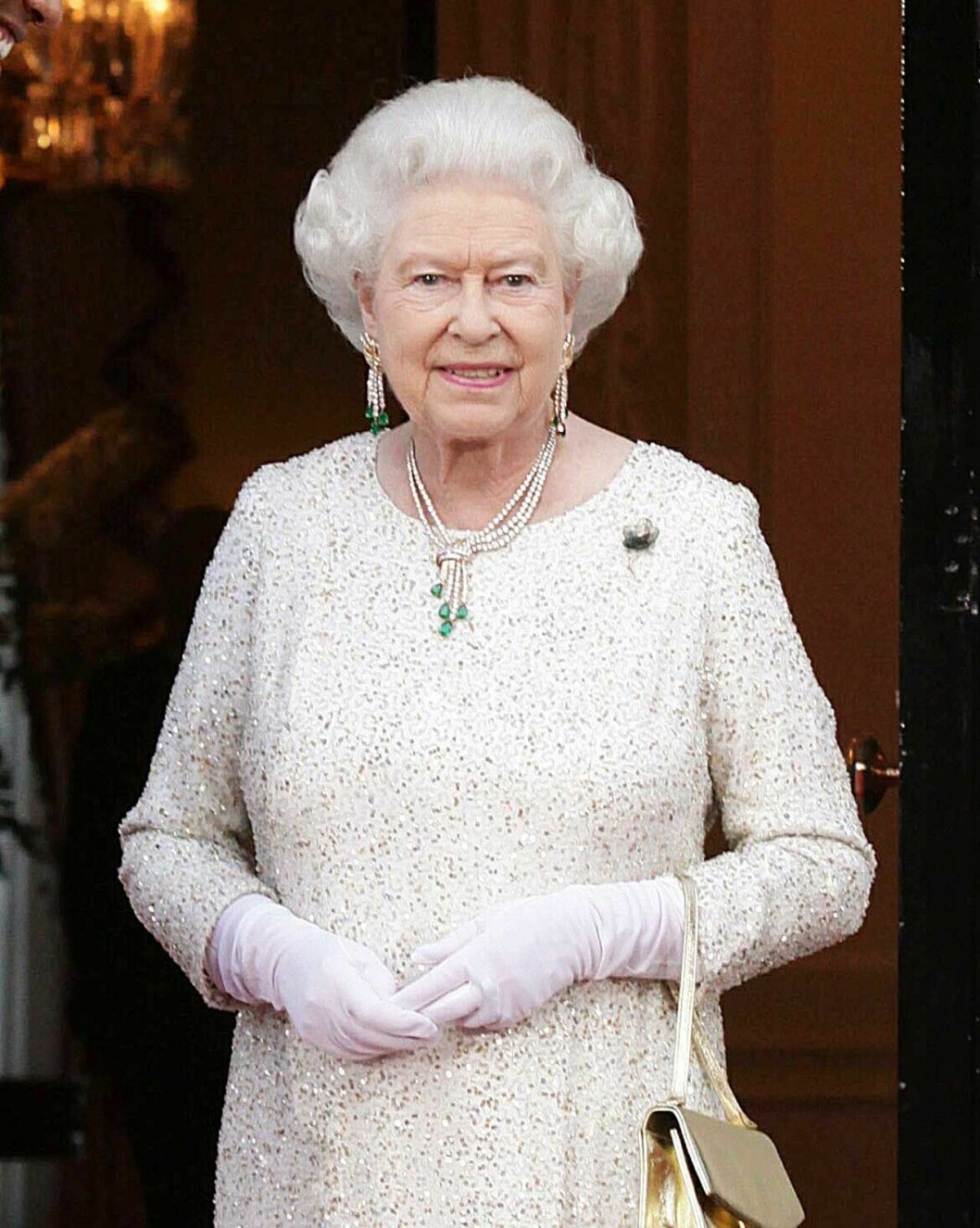 Stolt mamma. Bilden är från en tidigare fest. Drottning Elizabeth klädd till fest.