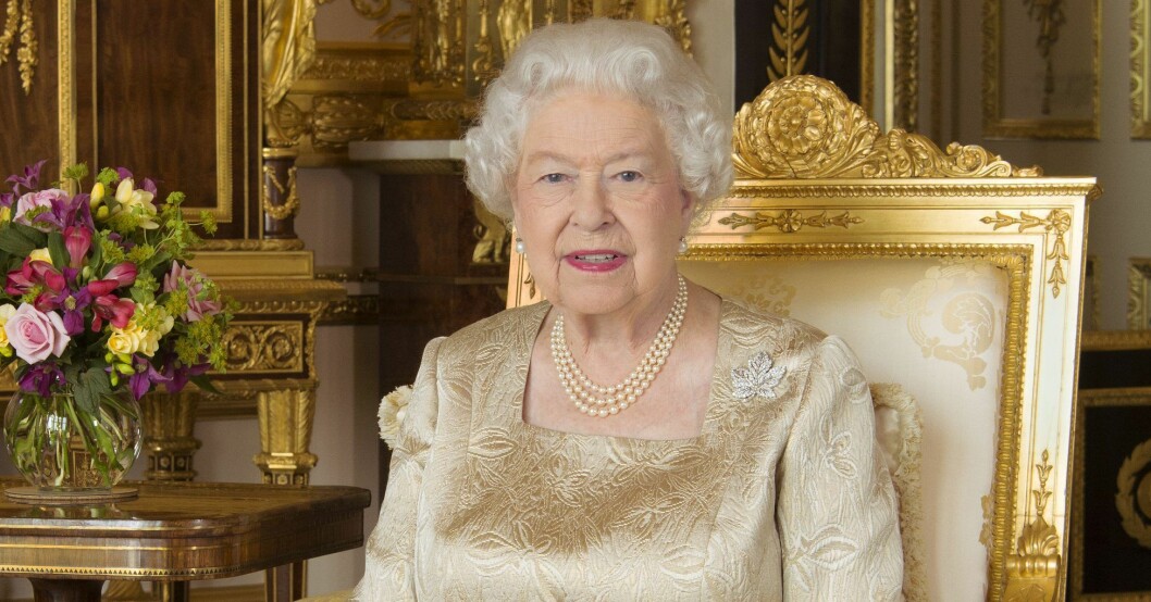 Drottning Elizabeth sätter en ära i att klä julgranen själv