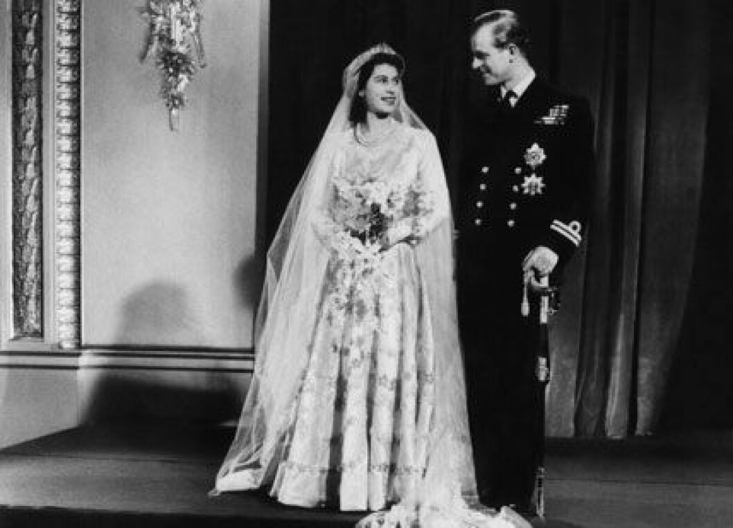 Elizabeth av England träffade sin drömprins Philip när hon var 13