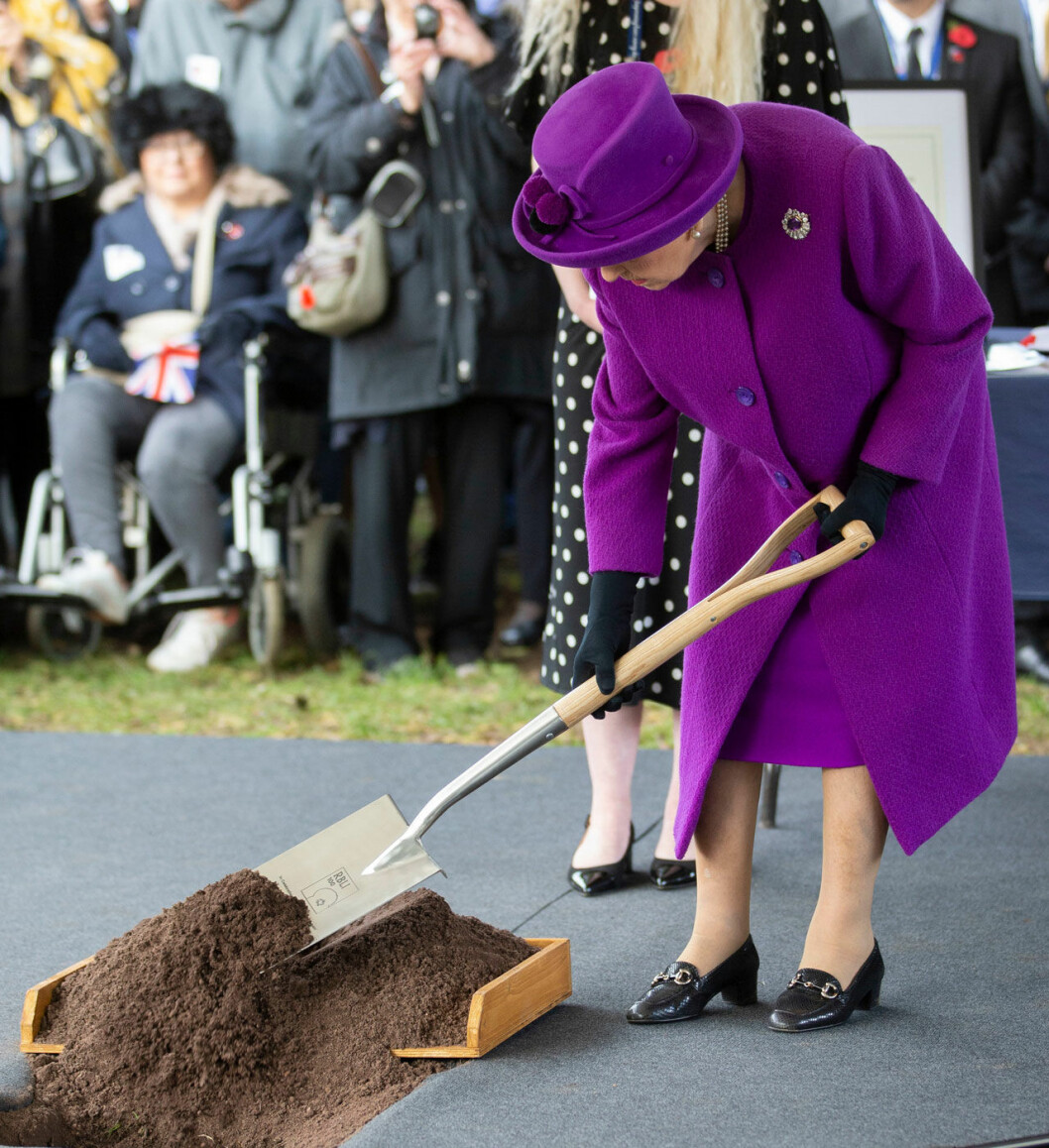 Drottning Elizabeth beskrivs ofta om ”ovanligt osentimental”. Men mötena med allmänheten kommer hon nog ändå att sakna. Drottning Elizabeth.