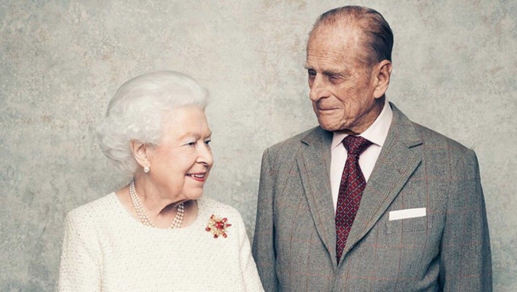 Med sin Elizabeth. De har varit gifta i 72 år. Och nästa år fyller Philip 100. Prins Philip och drottning Elizabeth
