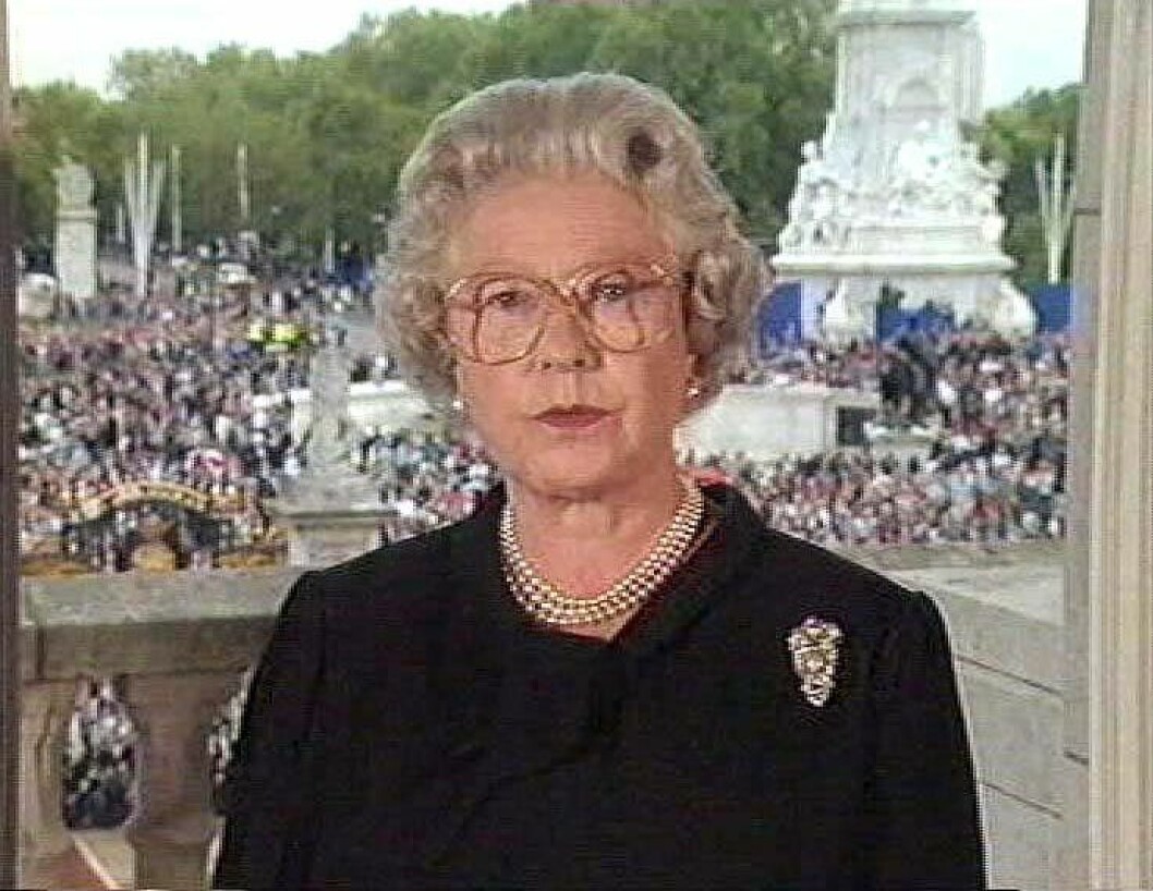 Elizabeth talar till nationen, hösten 1997. Elizabeth