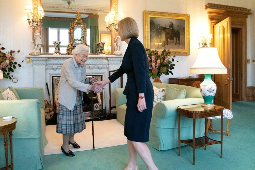 Drottning Elizabeth möter Storbritanniens nya premiärminister Liz Truss