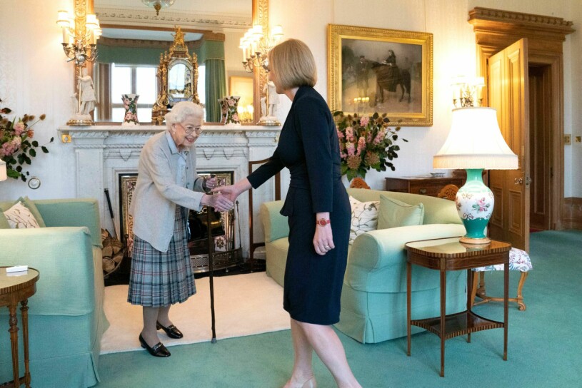 Drottningen med ett leende på läpparna – som vanligt! Drottning Elizabeth möter Storbritanniens nya premiärminister Liz Truss