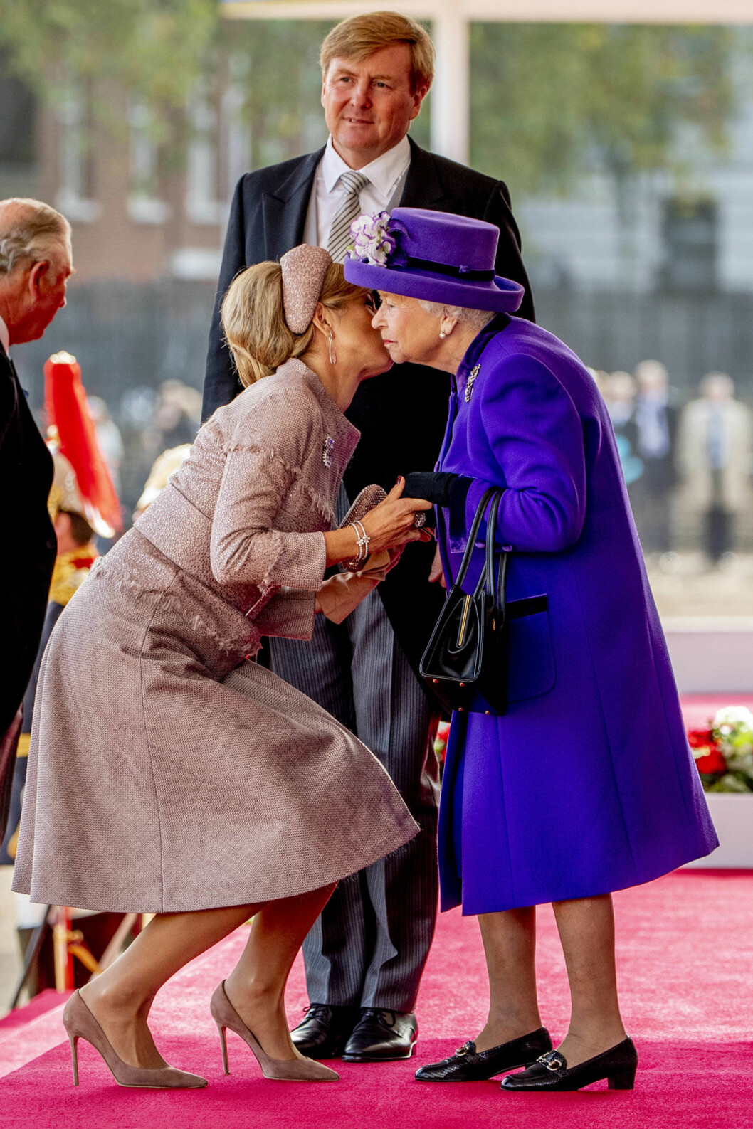 Och vid mötet mellan Máxima och Elizabeth var det många som inte kunde låta bli att dra på munnen… Och vid mötet mellan Máxima och Elizabeth var det många som inte kunde låta bli att dra på munnen...