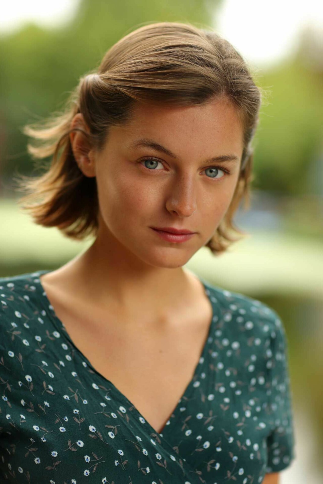 Emma Corrin. Emma Corrin