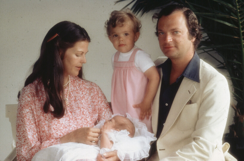 En egen familj tar form. Silvia och Carl Gustaf 1979 med Victoria, 2, och nyfödde Carl Philip.
