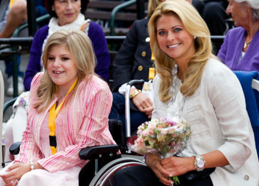 Ena var så lycklig över mötet med prinsessan Madeleine. Ena var så lycklig över mötet med prinsessan Madeleine.