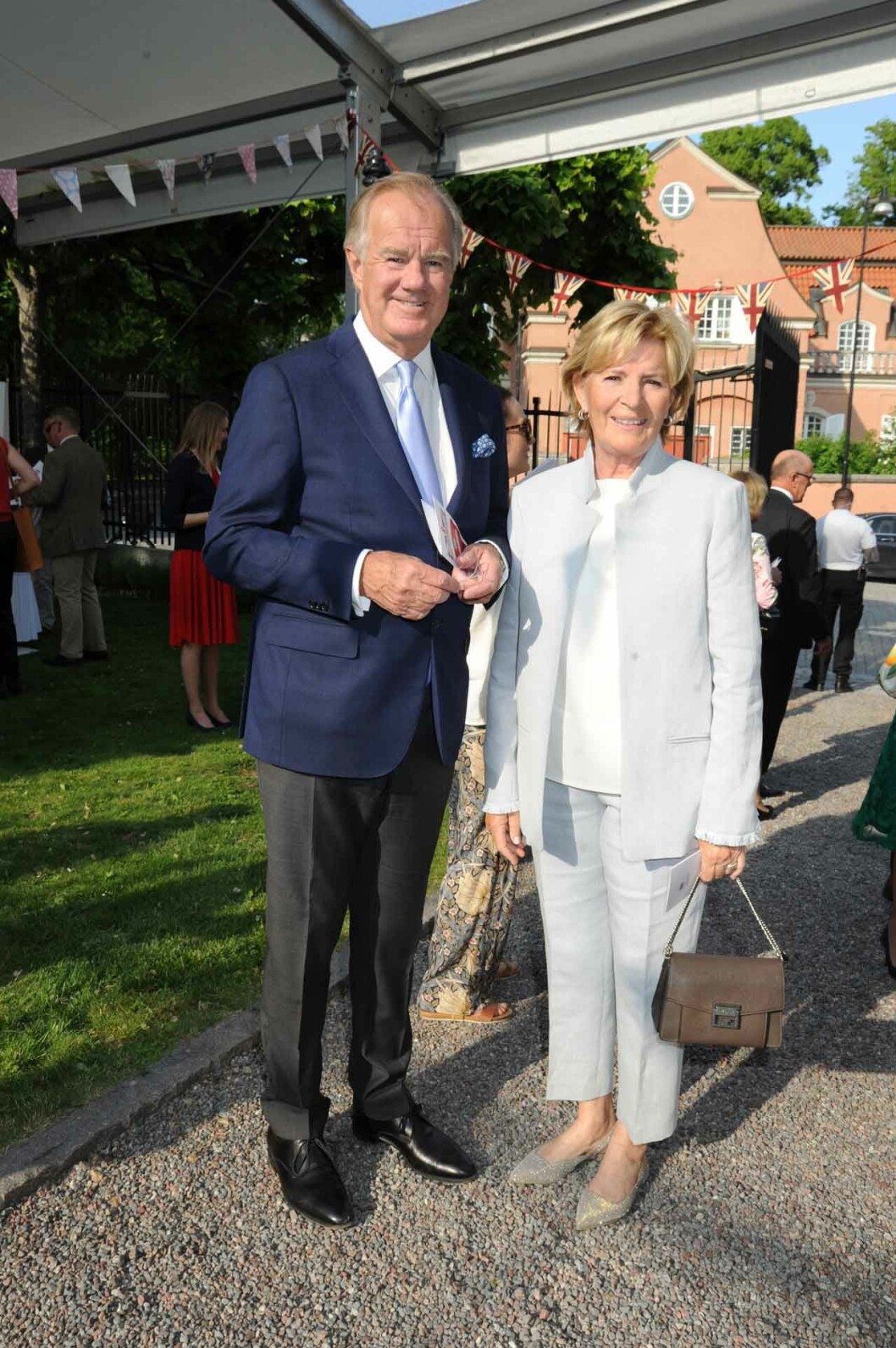 Celebra gäster! H&M:s Stefan Persson och hustrun Denise i minglet.