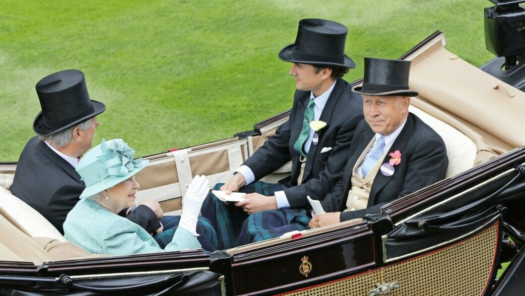 Erik Penser äger en galoppbana i England och är god vän med hästintresserade drottning Elizabeth.