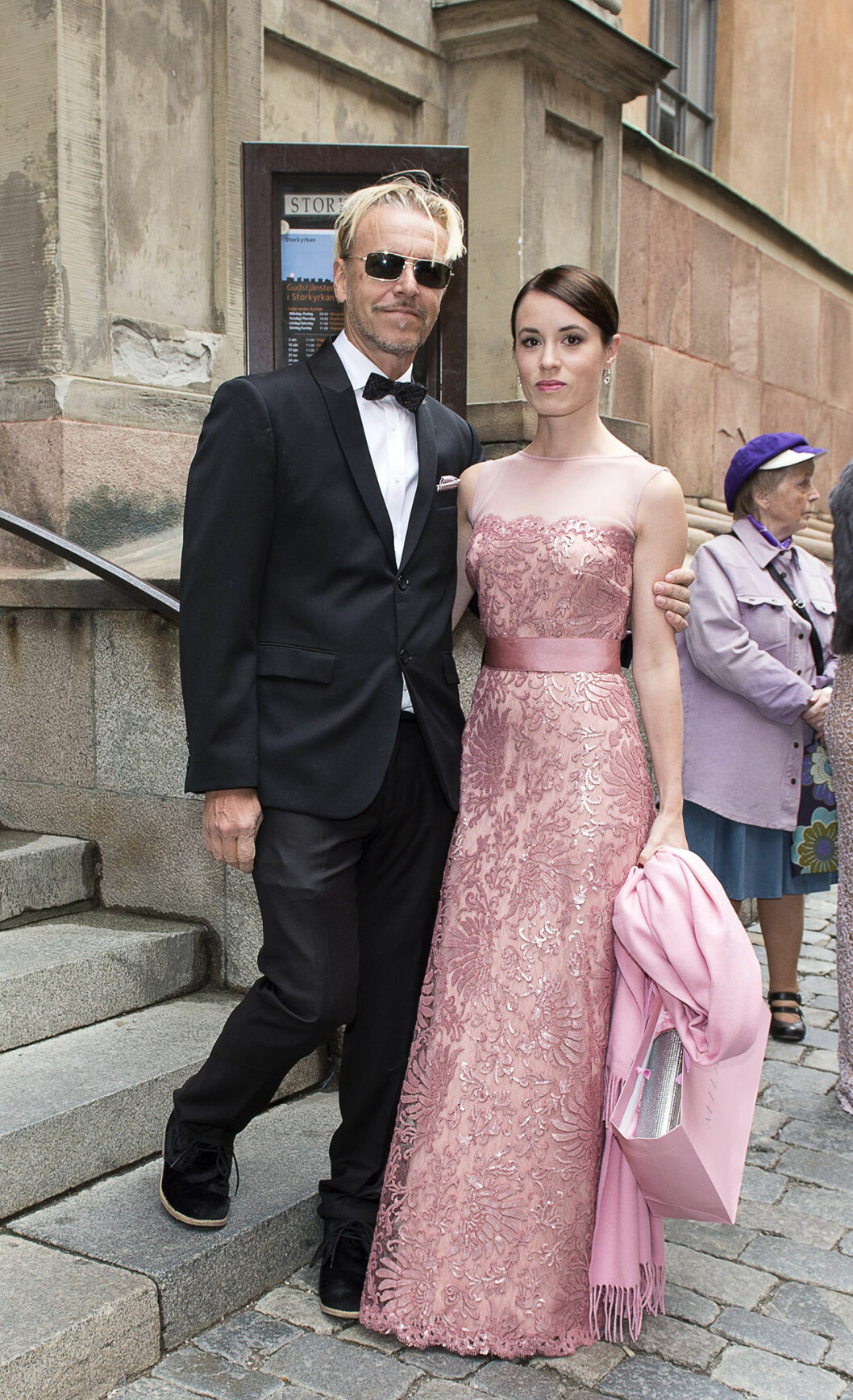 Ernst nya fru, Julia Billgren, är inte med så mycket i Äkta Billgrens. ernst och julia billgren