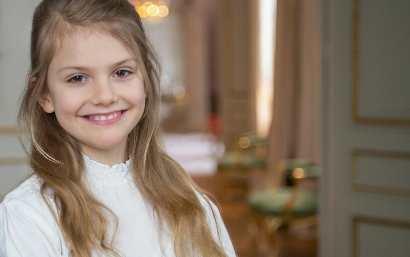 Prinsessan Estelle får hänga lite med sin gudfar när kronprins Haakon flyttar in på Haga under några dar. Prinsessan Estelle