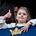 Prinsessan Estelle med sina AIK-naglar, varannan gul och varannan svart.