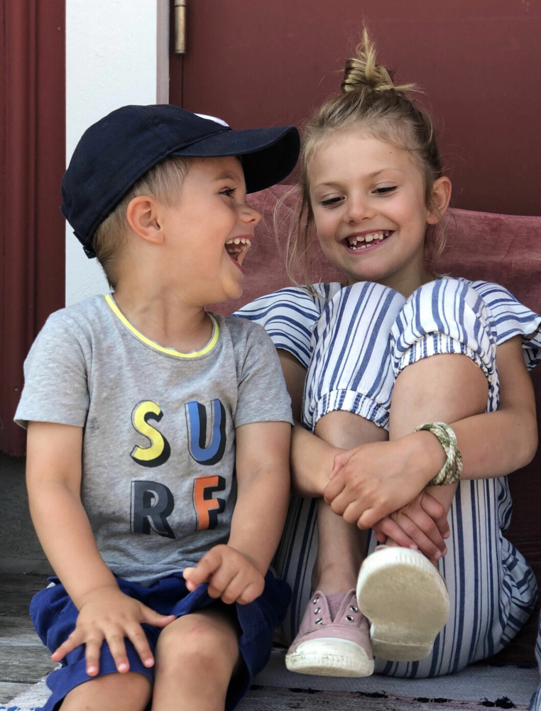 Estelle och Oscar på sommarlov 2019. Estelle och Oscar på sommarlov 2019.