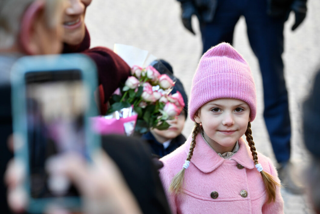 Gulliga Estelle – helt i rosa! Gulliga Estelle – helt i rosa på mammas namnsdag 2019