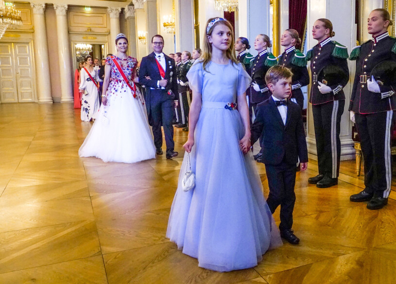 Estelles och Oscars gala-debut – men vilka proffs!