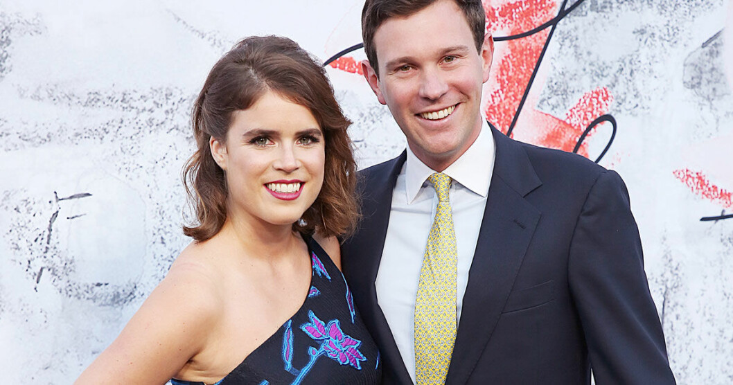 Prinsessan Eugenie och Jack Brooksbank ler in i kameran
