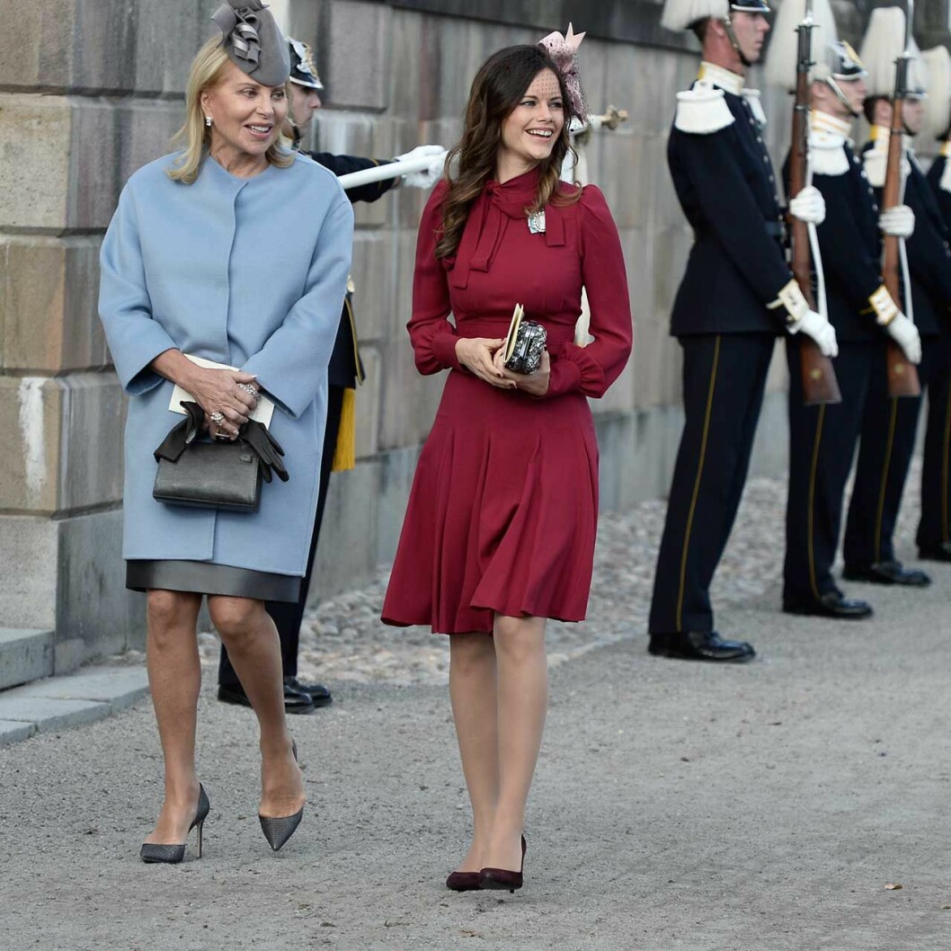 Eva O’Neill i hatt från Philip Treacy. Eva O'Neill i hatt från Philip Tracey.