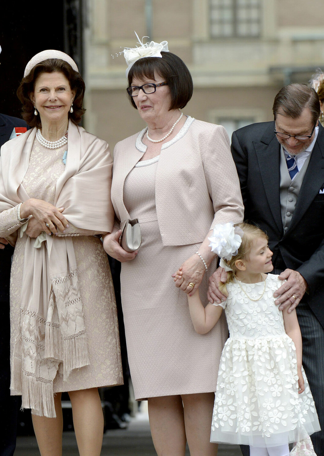 Drottning Silvia och Ewa Westling tillsammans med prinsessan Estelle.