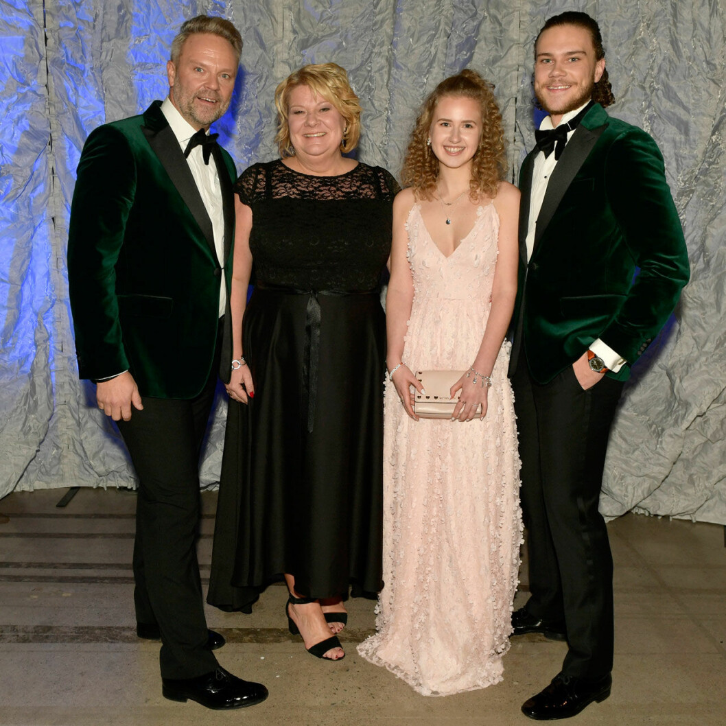 Kvällens värdar: Gunilla och Tommy Ivarsson med sin son Christian och hans flickvän Julia Börjesson.