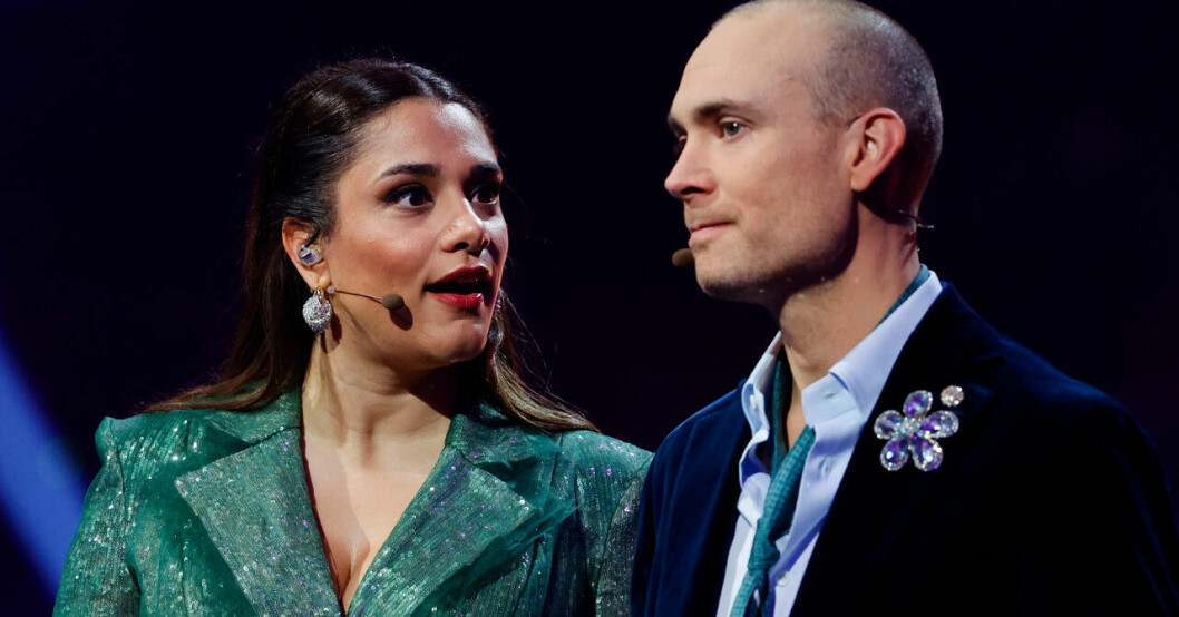 Melodifestivalens programledarduo Farah Abadi och Jesper Rönndahl. Farah Abadi och Jesper Rönndahl som programledare i Melodifestivalen 2023