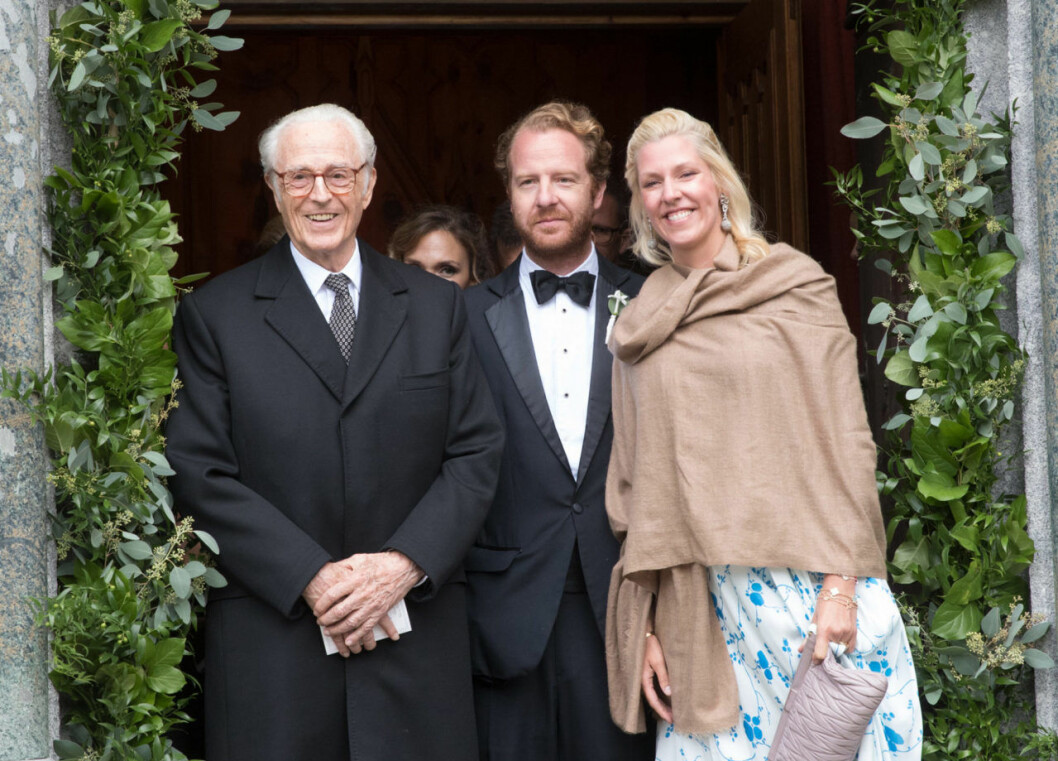 Brudgummens syster prinsessan Felipa von Bayern med sin man Christian Dienst och hertig Franz von Bayern.