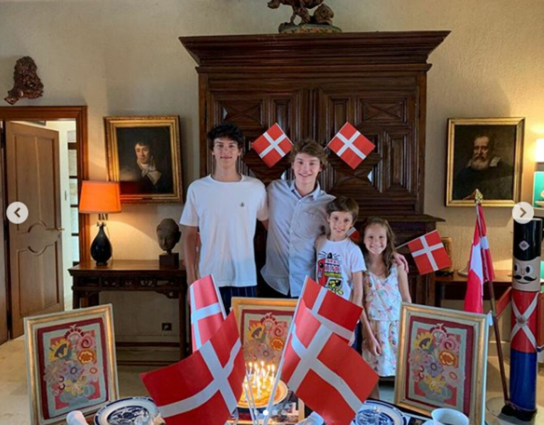 Jubel för prins Felix! Nikolai Felix Henrik Athena på sitt franska sommarslott Cayx
