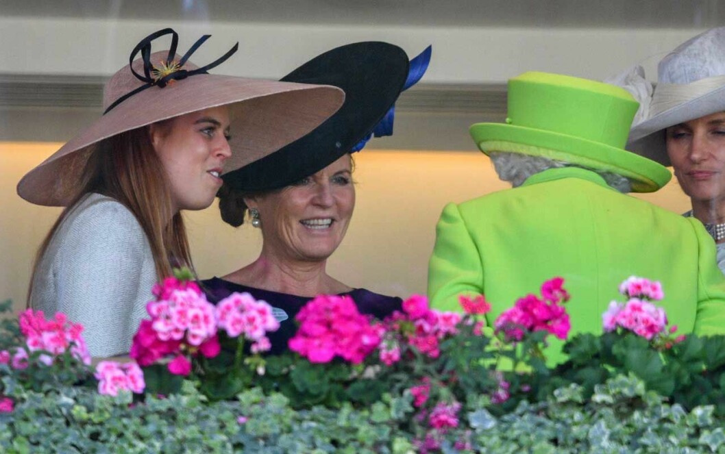 Fergie är inne i värmen igen. Här på Royal Ascot tillsammans med sin före detta svärmor drottning Elizabeth.