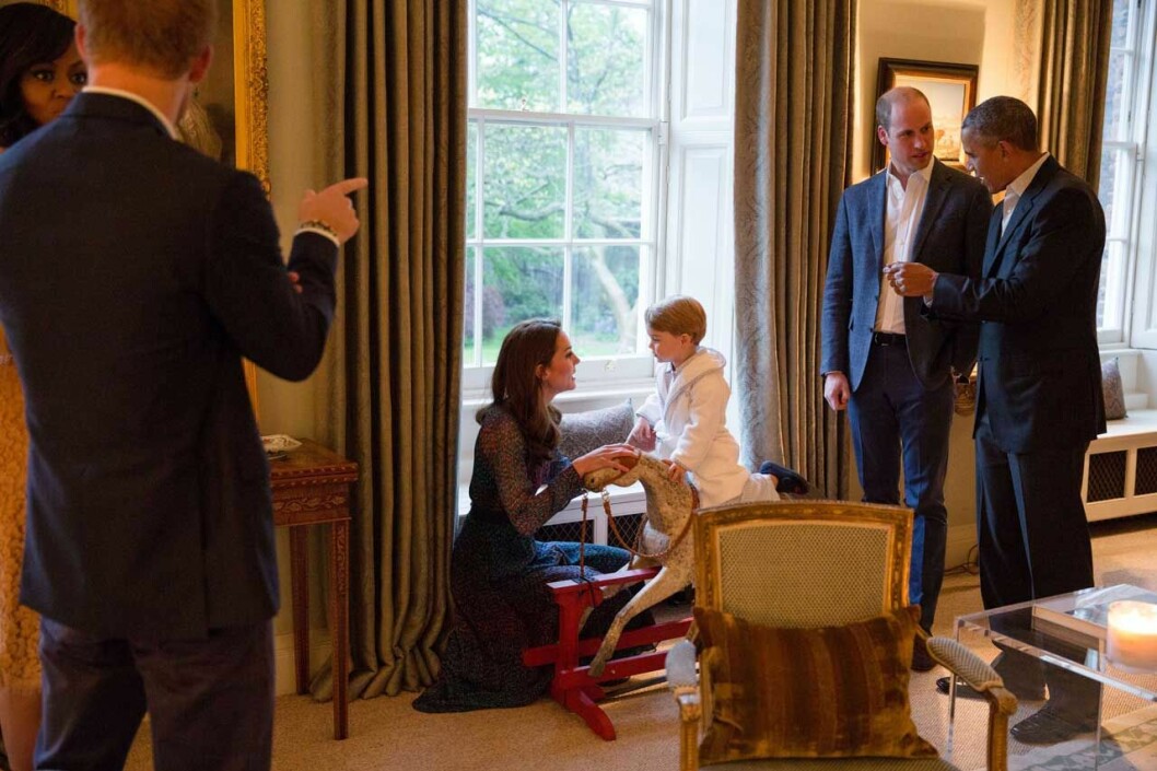 Den yngre generation kungligheter, i Storbritannien, har en god relation till paret Obama. Alla vill umgås med Michelle och Barack Obama! Foto från 2016.