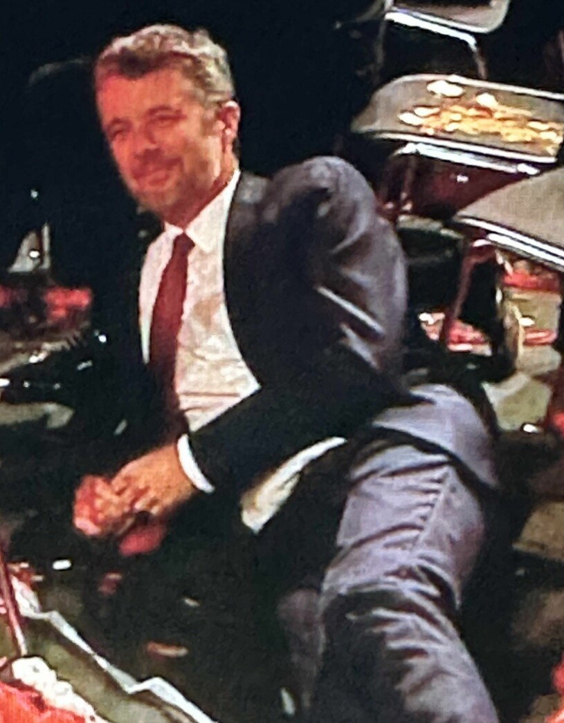 Kronprins Frederik såg både avslappnad och nöjd ut. Kronprins Frederik