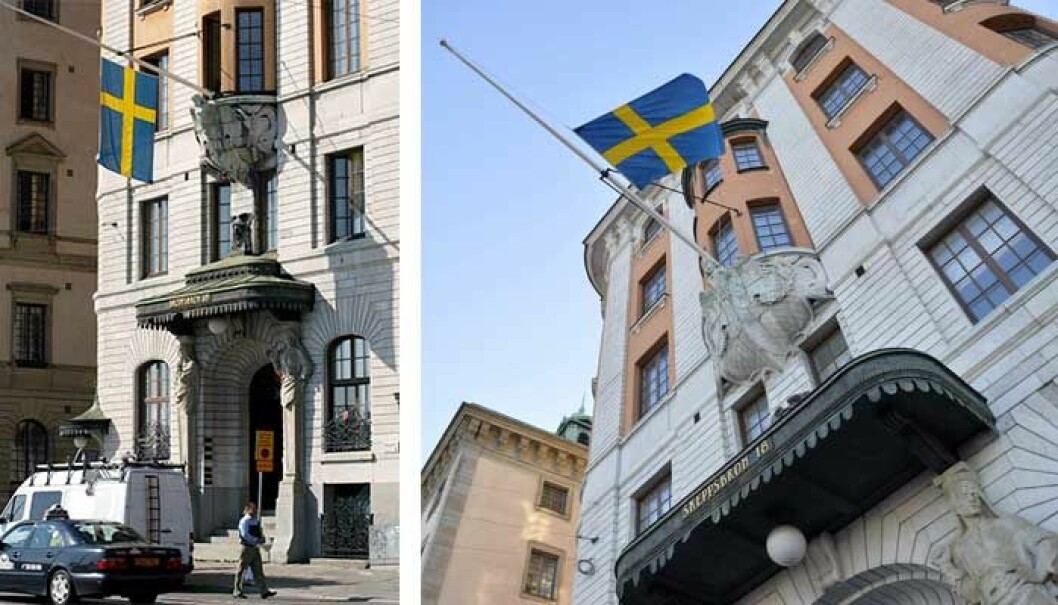 Två flaggor på halv stång på “Kinneviks-huset”. Den ena efter Jan Stenbecks bortgång 2002 och den andra efter sonen Max plötsliga död 2015. Två flaggor på halv stång på "Kinneviks-huset". Den ena efter Jan Stenbecks bortgång 2002 och den andra efter sonen Max plötsliga död 2015.