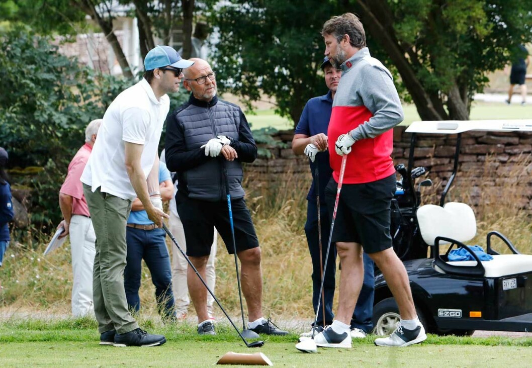 Prins Daniel och kompisen Peter Forsberg på golfrunda. Prins Daniel och kompisen Peter Forsberg på golfrunda.