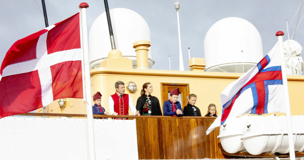 kronprins Frederik och kronprinsessan Mary med barnen