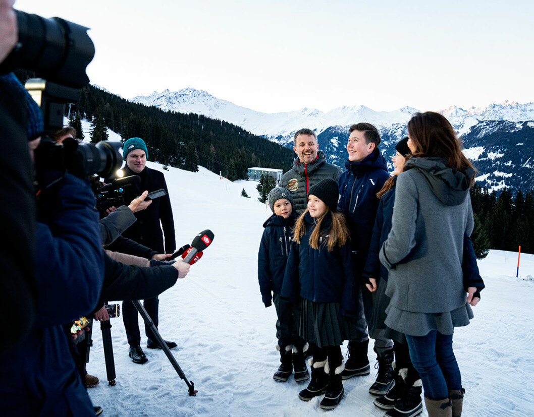 Den danska kronprinsfamiljen njuter av sin nya vardag i Verbier. kronprinsessan mary