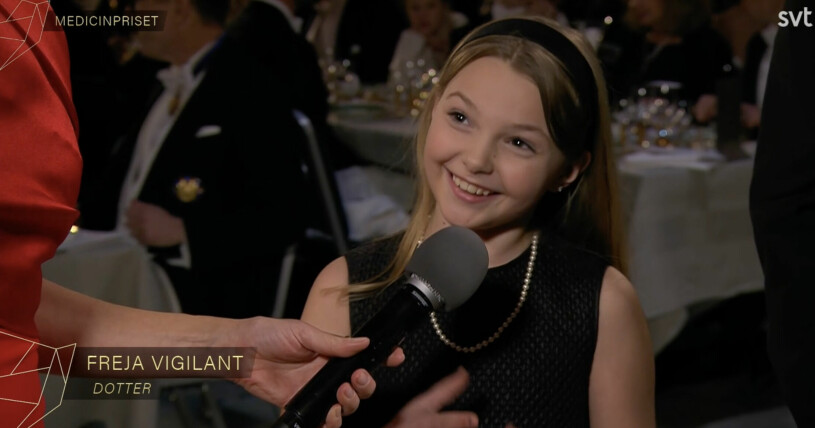 Svante Pääbos dotter Freja var inte helt imponerad av maten på Nobelfesten. Svante Pääbos dotter Freja Vigilant på Nobelfesten