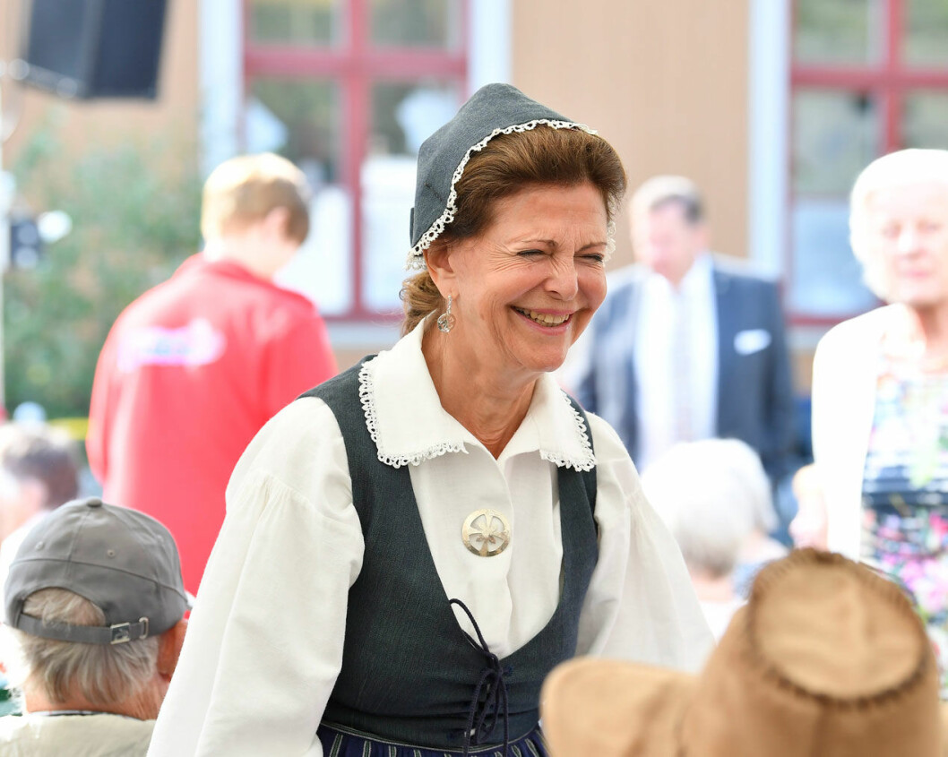 Det leendet charmar alla! Drottning Silvia charmar alla med sitt leende.
